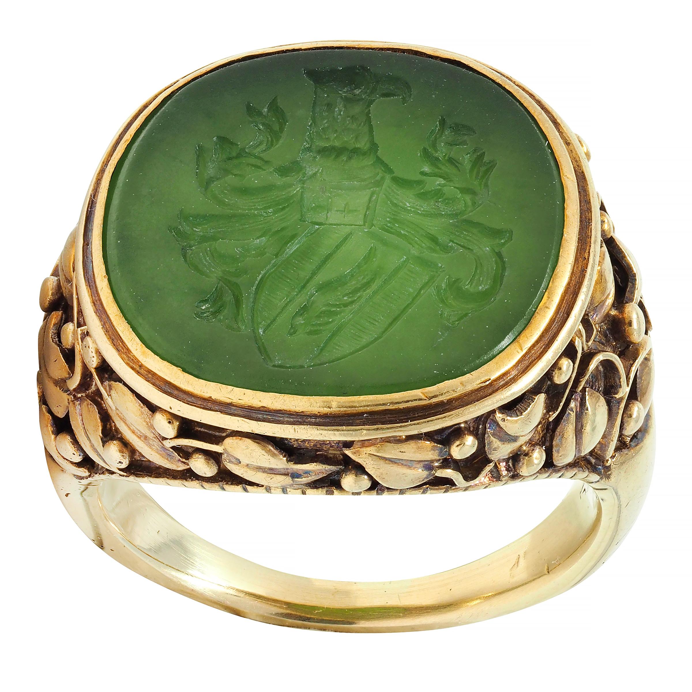 Victorian Nephrite Jade 14 Karat Yellow Gold Heraldry Intaglio Ivy Signet Ring