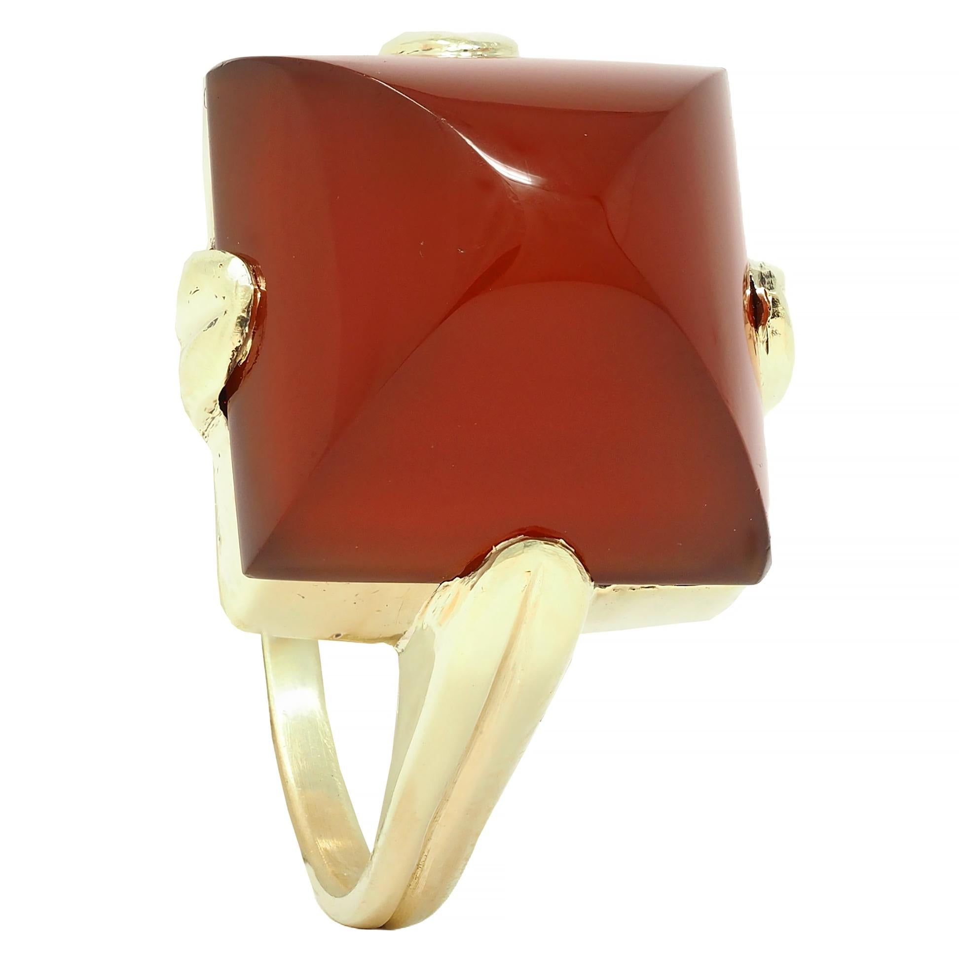 Art Deco Sugarloaf Carnelian 14 Karat Yellow Gold Antique Pyramid Ring