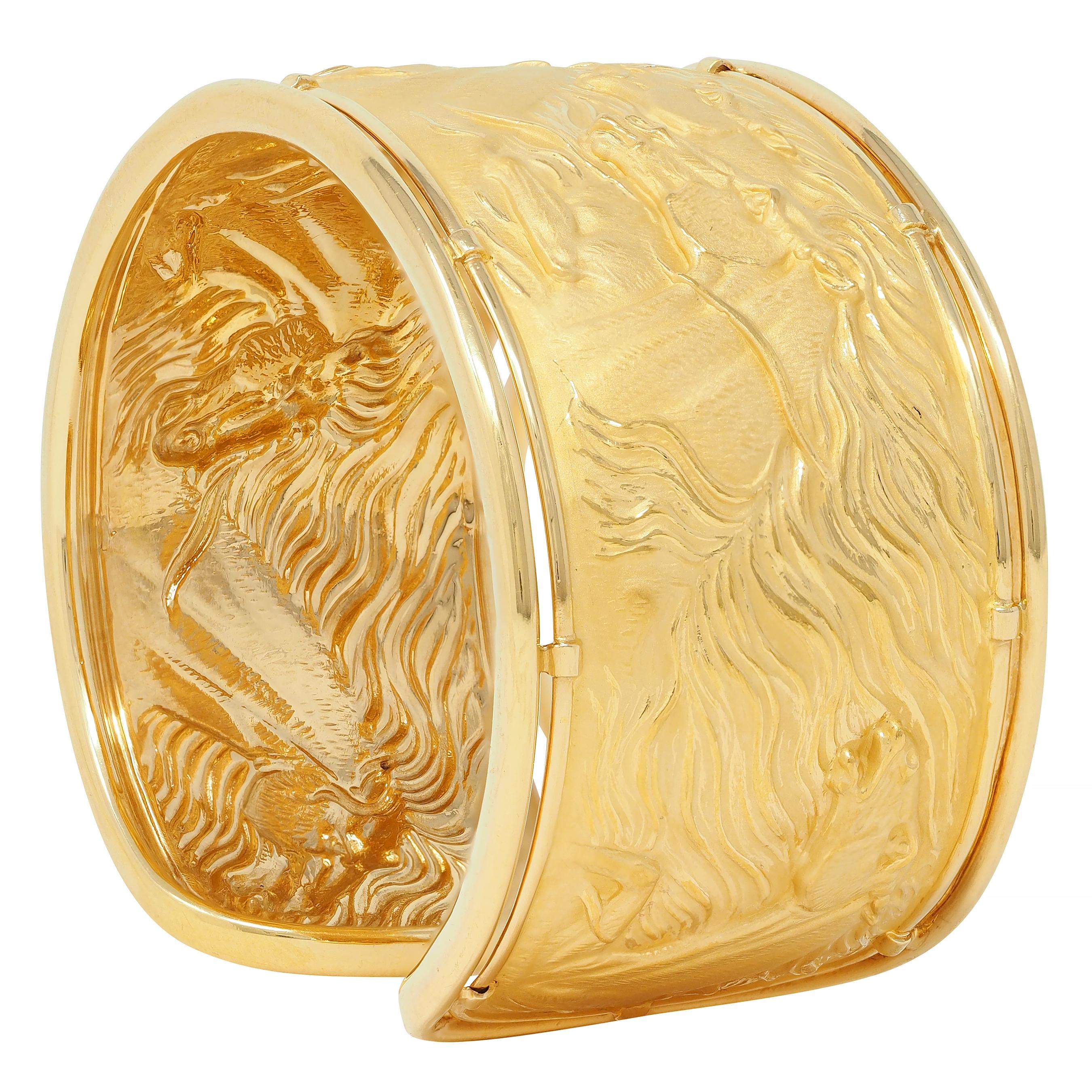 Carrera Y Carrera 1980's 18K Yellow Gold Ecuestre Horse Vintage Cuff Bracelet