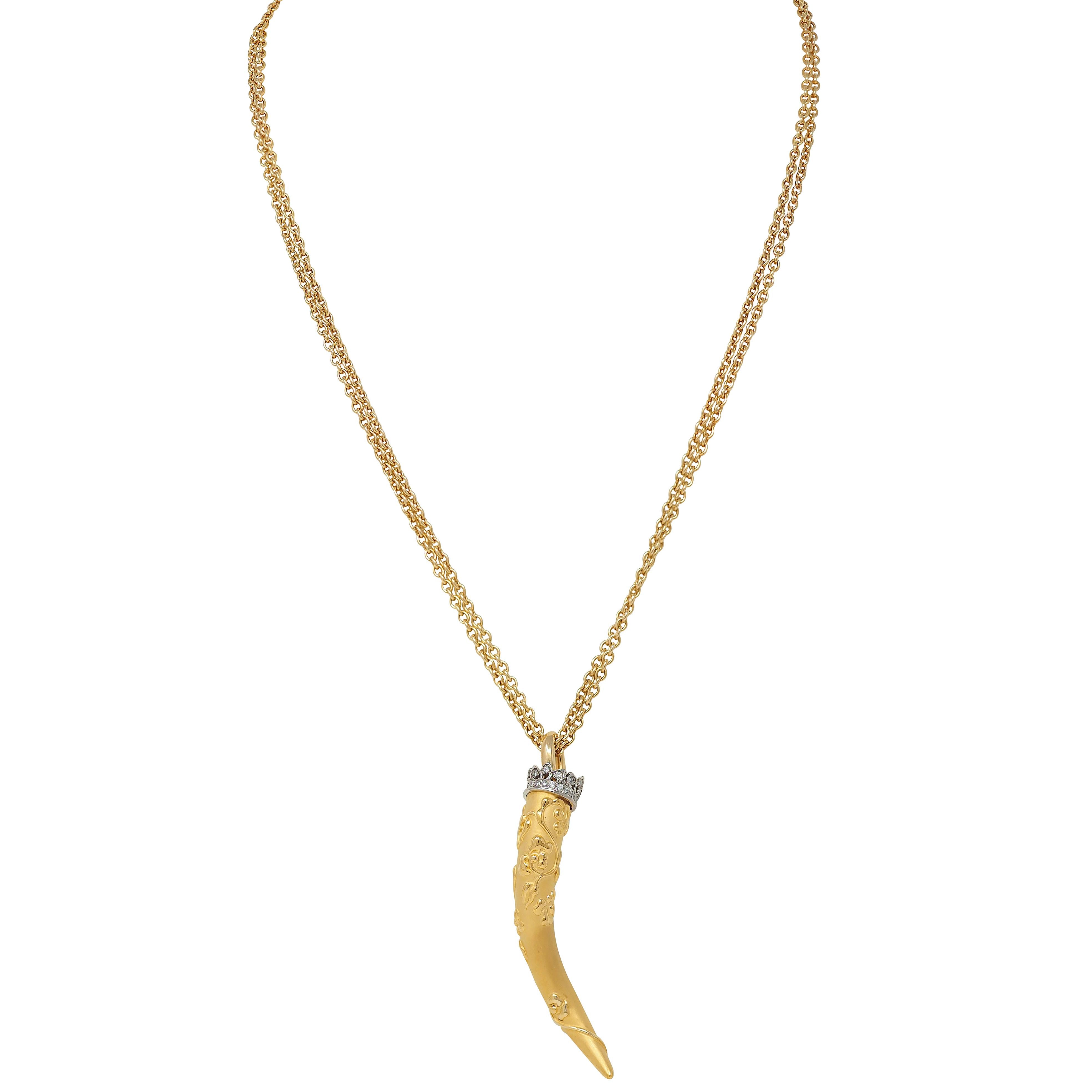 Carrera y Carrera Diamond 18 Karat Gold Ava Maxi Cornicello Pendant Necklace