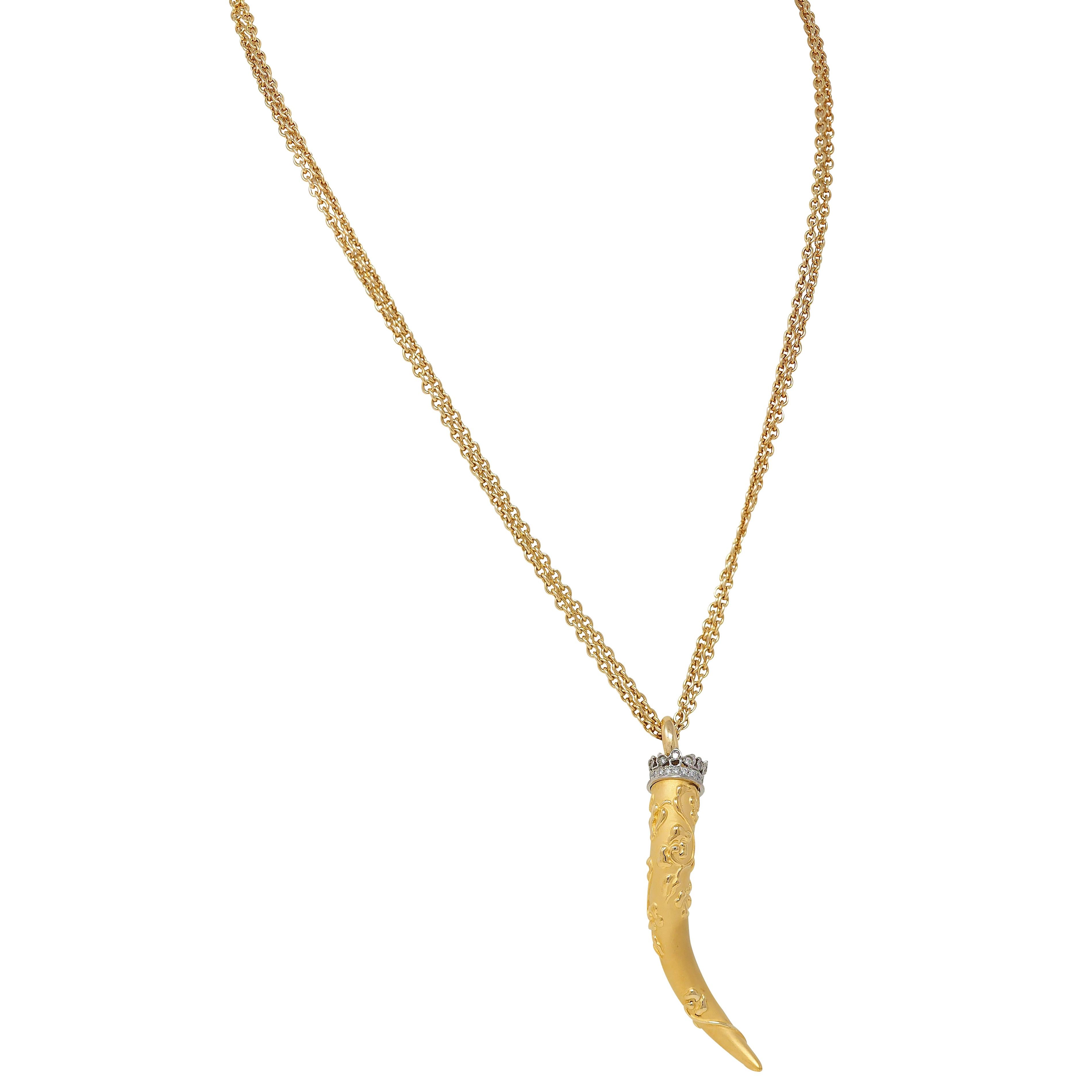 Carrera y Carrera Diamond 18 Karat Gold Ava Maxi Cornicello Pendant Necklace