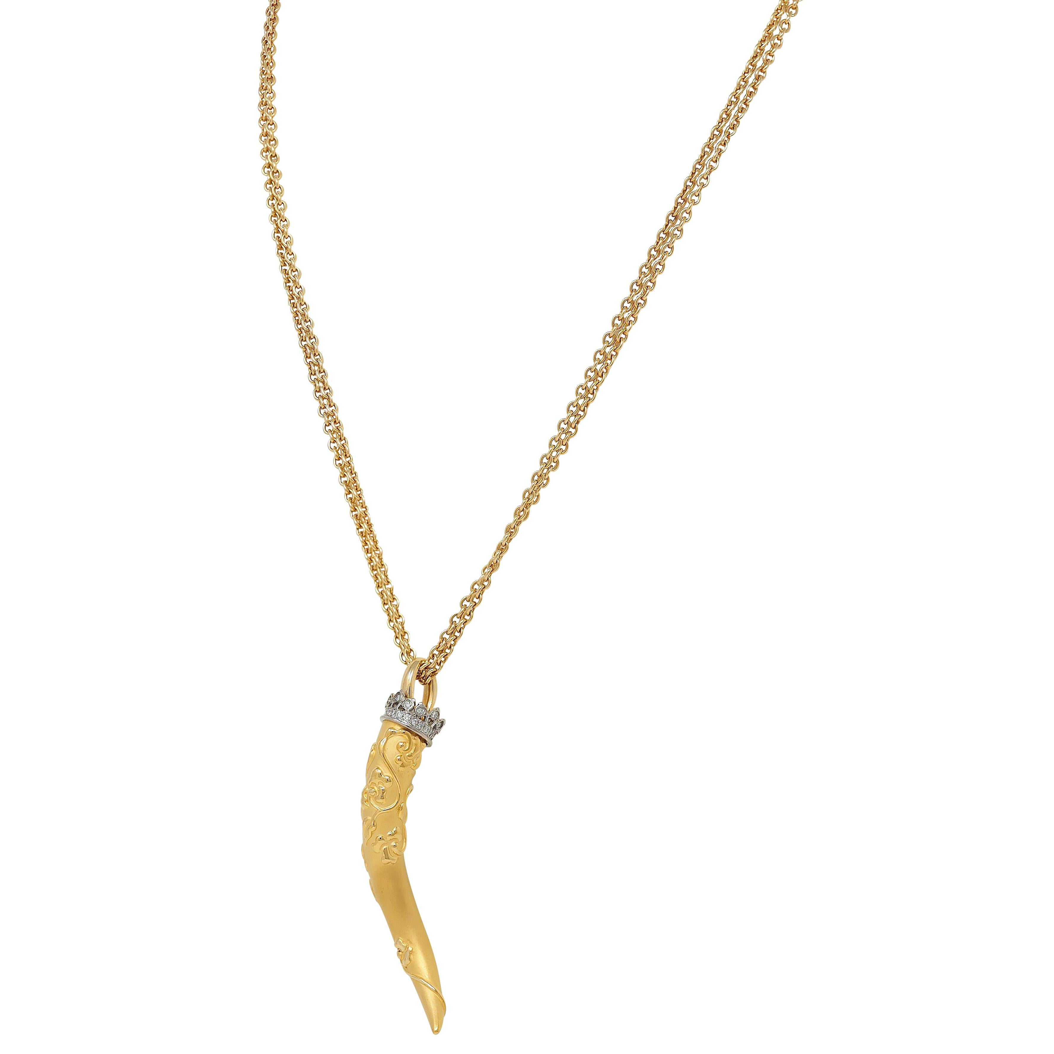 Carrera y Carrera Diamond 18 Karat Gold Ava Maxi Cornicello Pendant Necklace