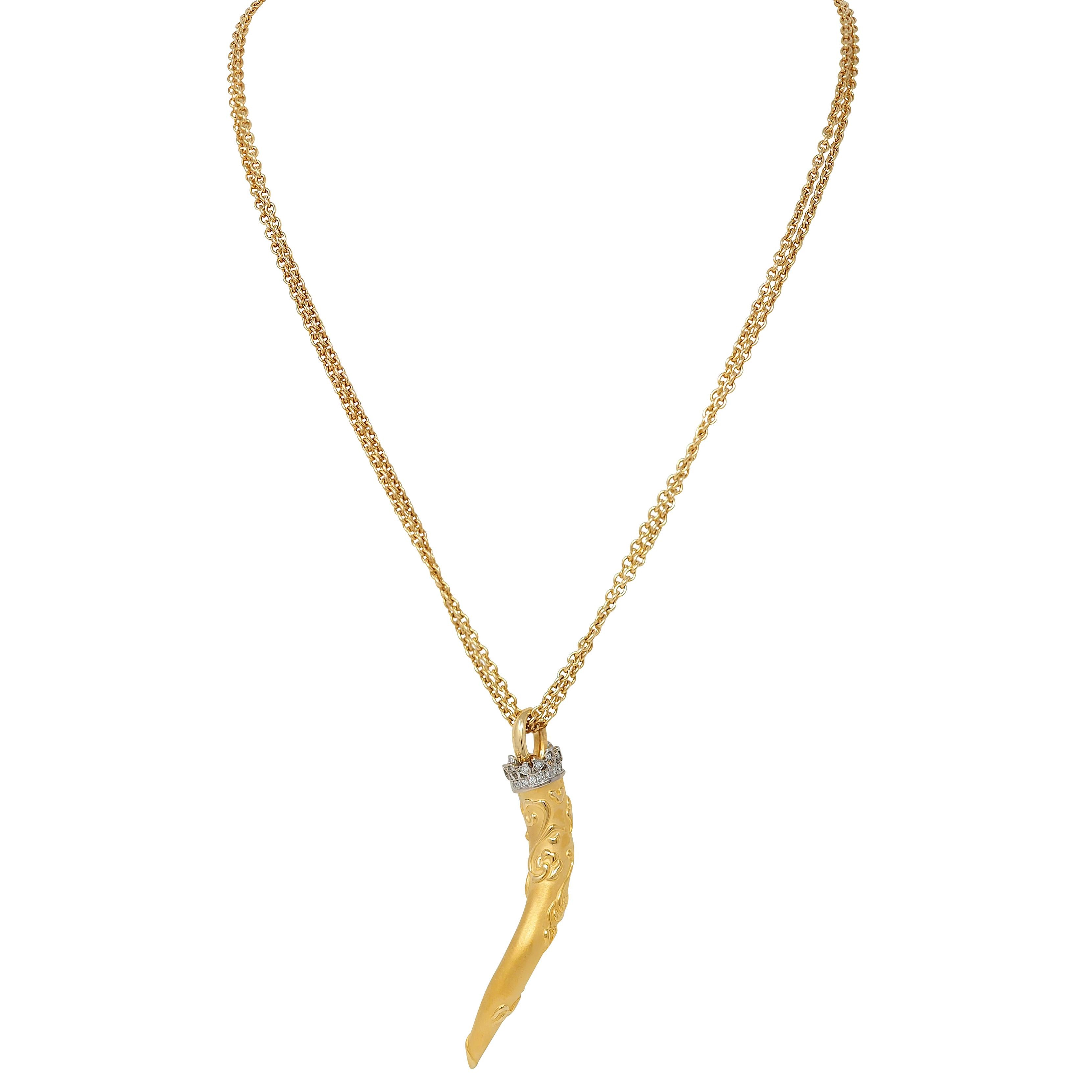 Carrera y Carrera Diamond 18 Karat Gold Ava Maxi Cornicello Pendant Necklace