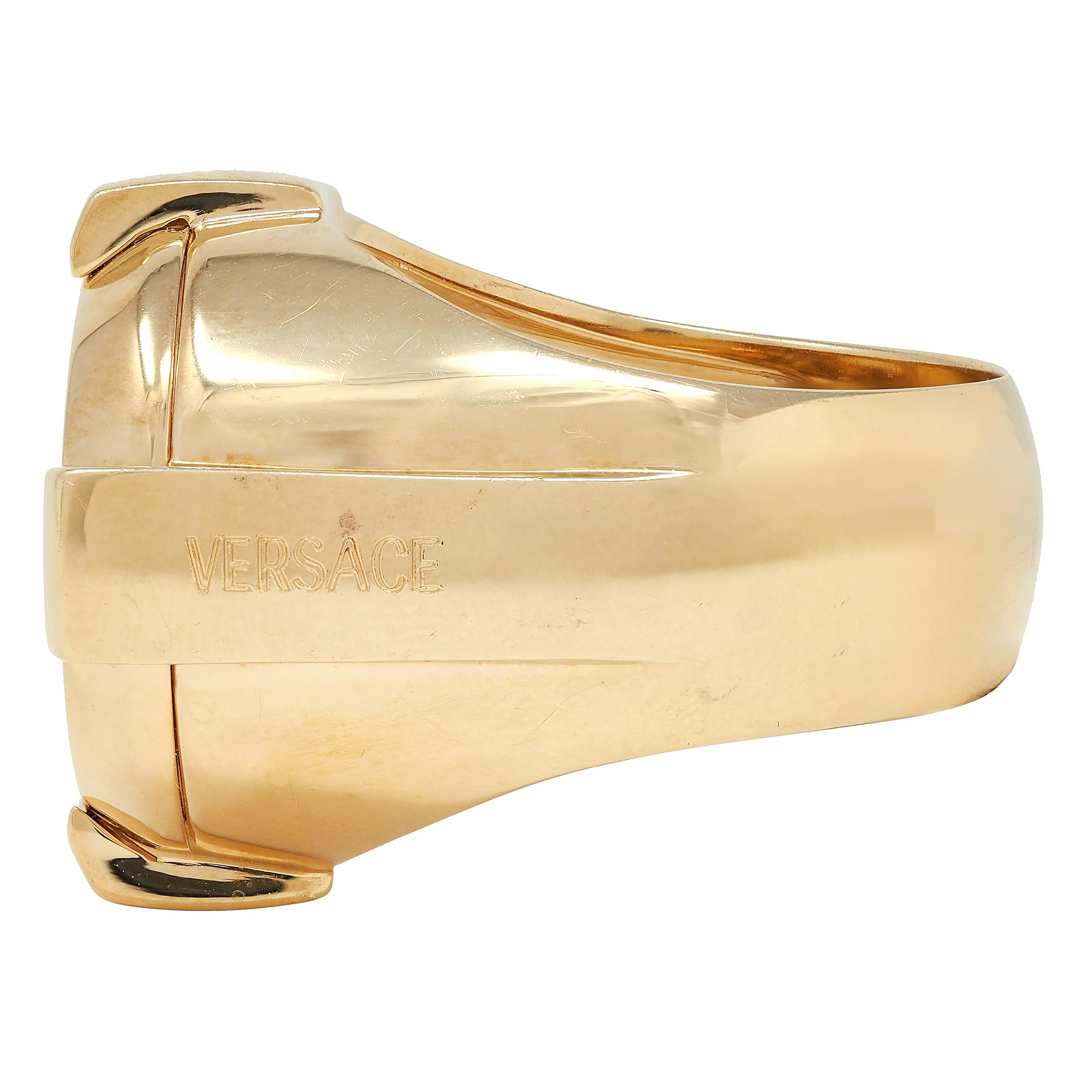 Versace 2000's 18 Karat Yellow Gold Unisex Tablet Signet Ring