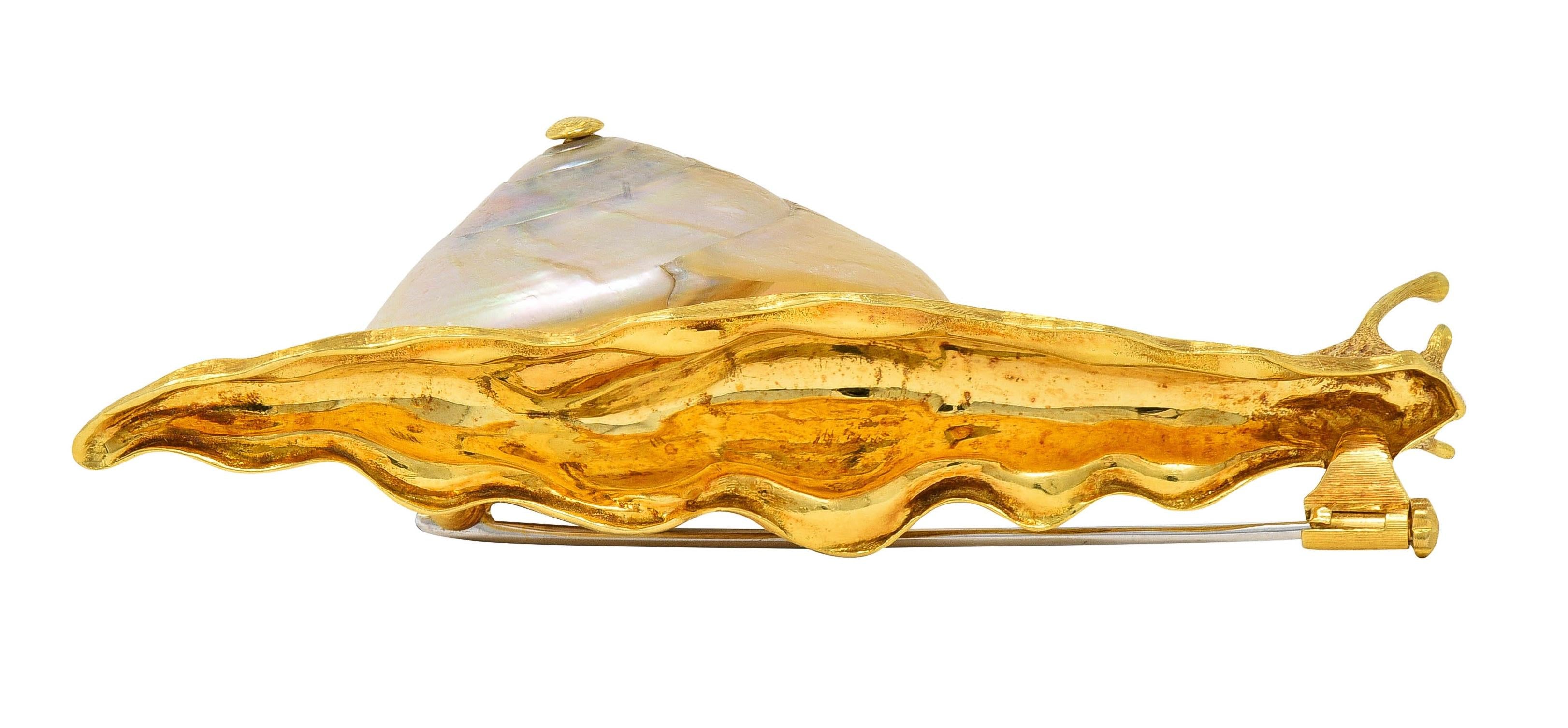 Buccellati 1960s Mother-Of-Pearl 18 Karat Gold Vintage Snail Brooch