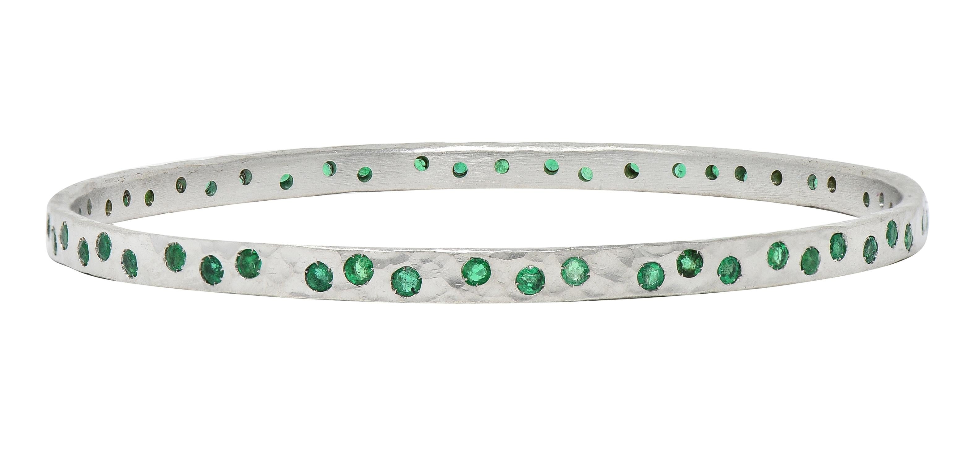 Contemporary 2.70 CTW Emerald 14 Karat White Gold Hammered Bangle Bracelet