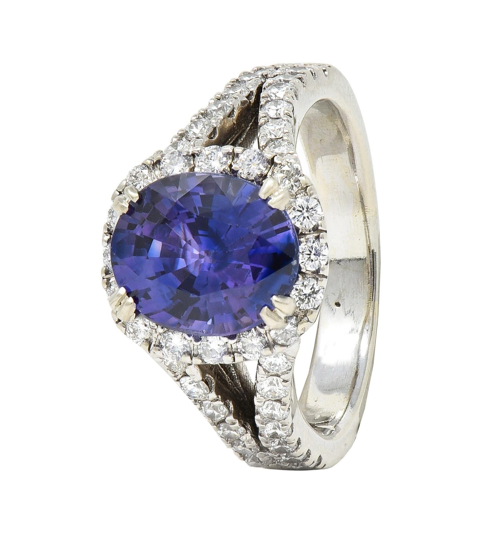 Contemporary 4.60 CTW Color-Change Sapphire Diamond 14 Karat Gold Halo Ring GIA