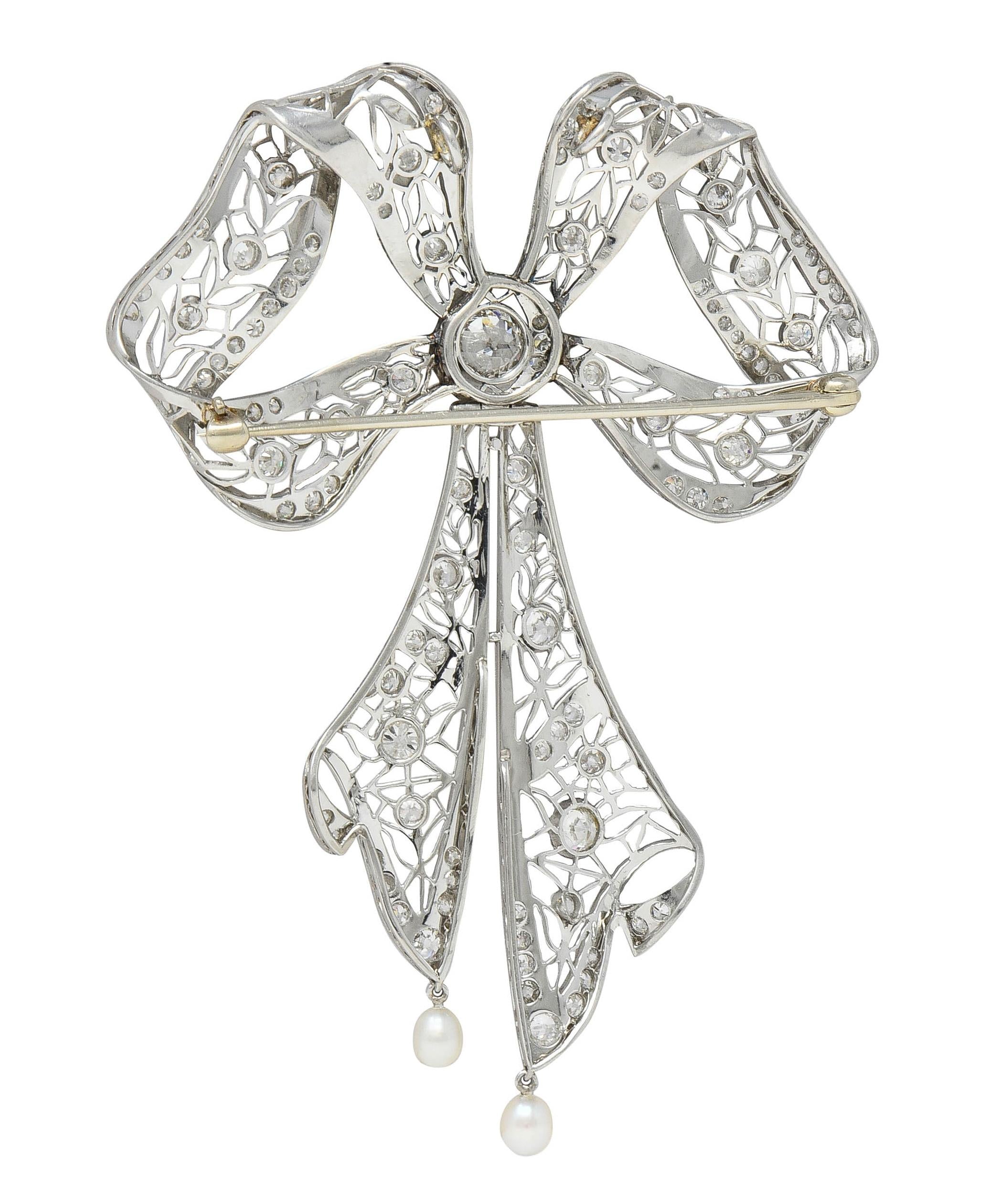 Substantial Belle Epoque Diamond Platinum Antique Tremblant Bow Pendant Brooch