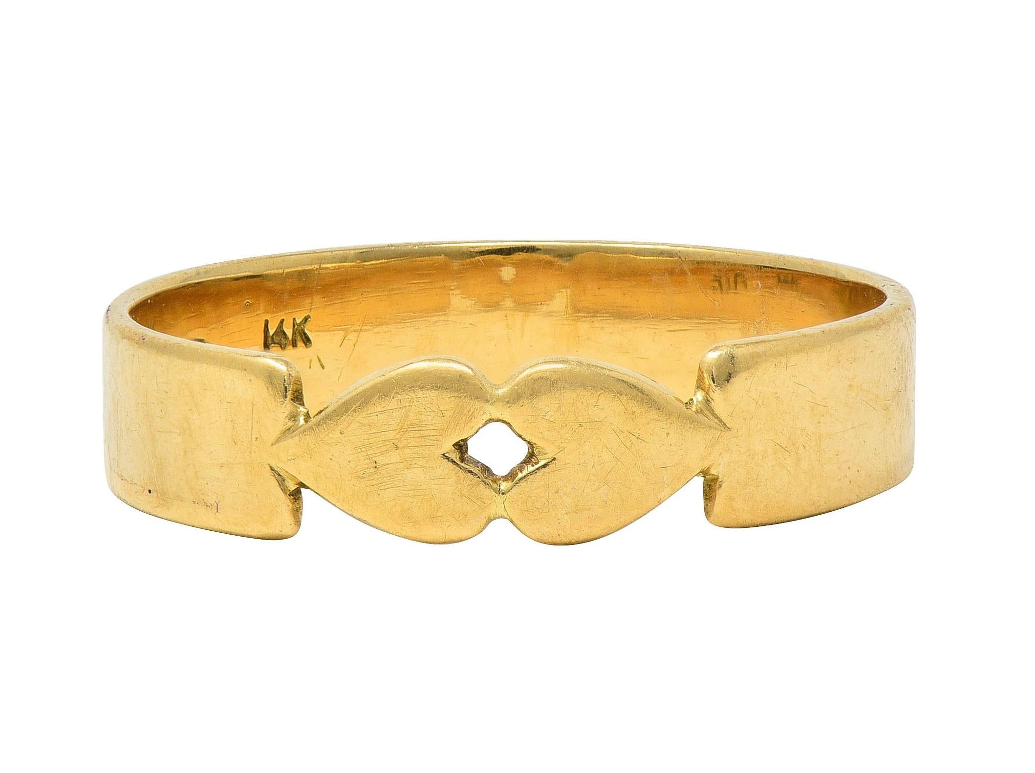 1940's Vintage 14 Karat Yellow Gold Double Heart Band Ring