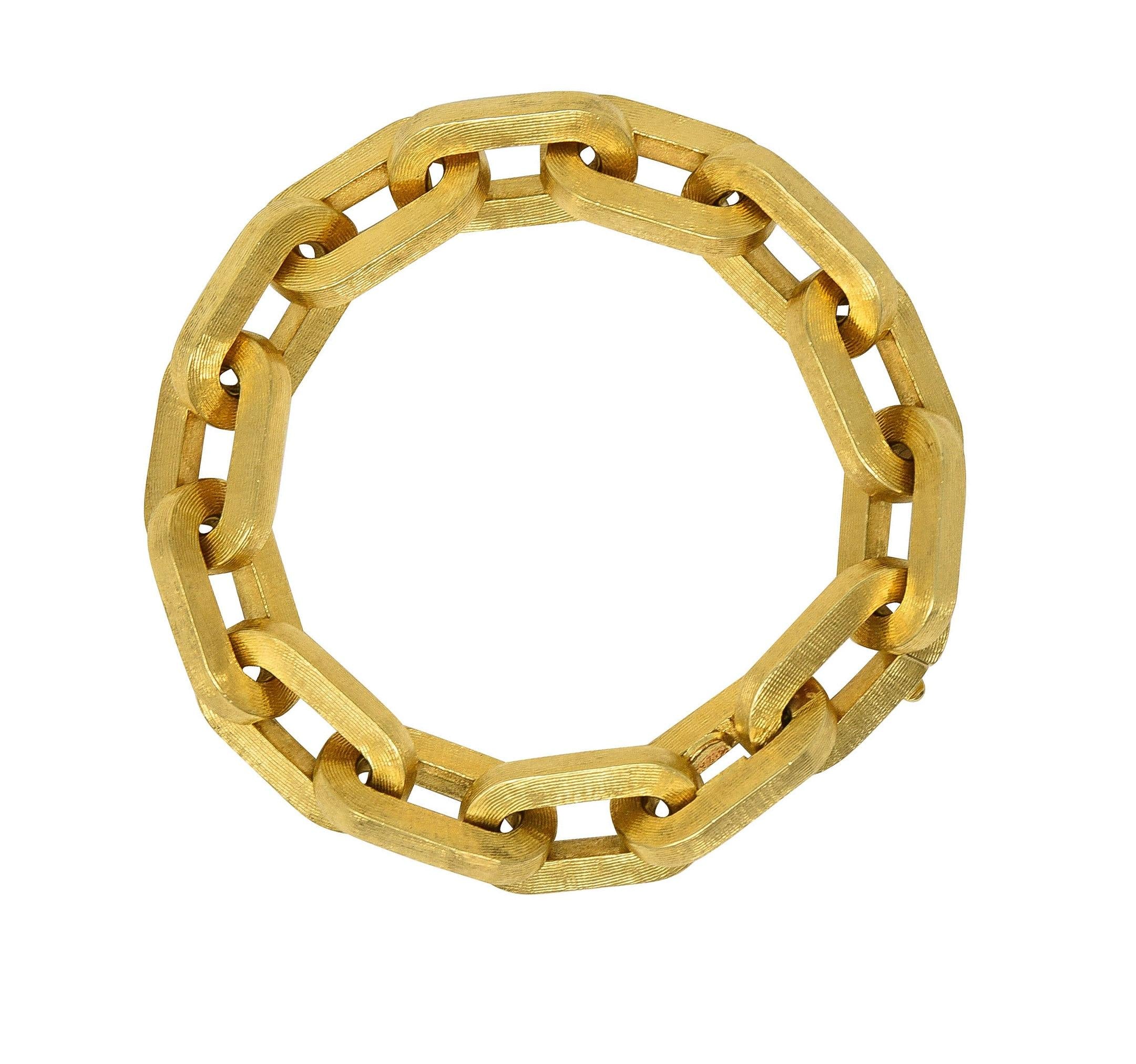 1970's 18 Karat Yellow Gold Vintage Brushed Cable Link Chain Bracelet