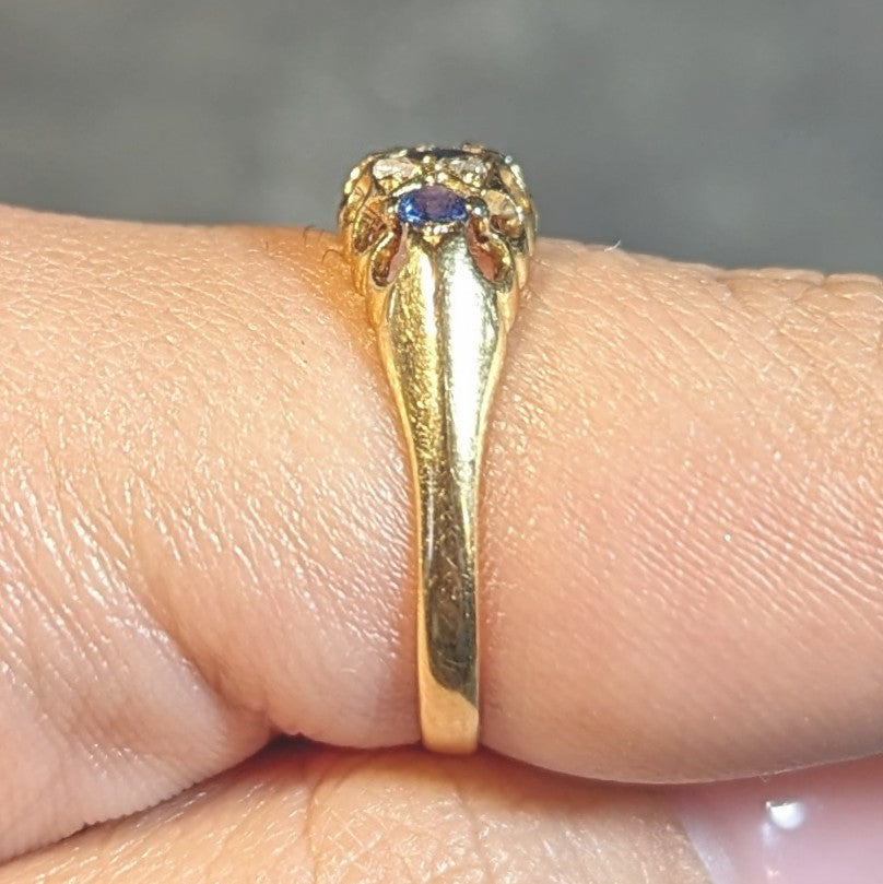 Victorian 1890 Sapphire Diamond 18 Karat Yellow Gold Antique Three Stone Belcher Band Ring Wilson's Estate Jewelry