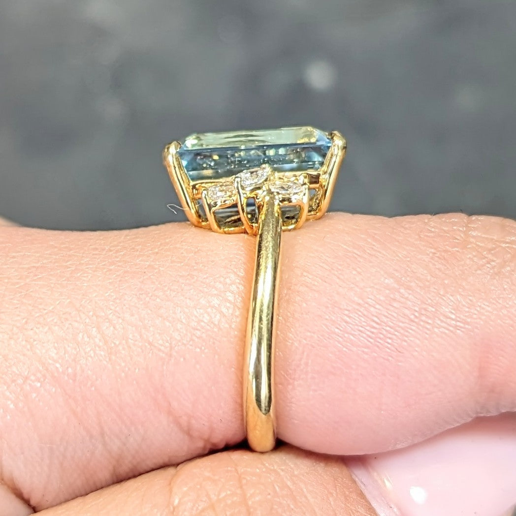 Contemporary 7.27 CTW Aquamarine Diamond 18 Karat Yellow Gold Cocktail Ring Wilson's Estate Jewelry