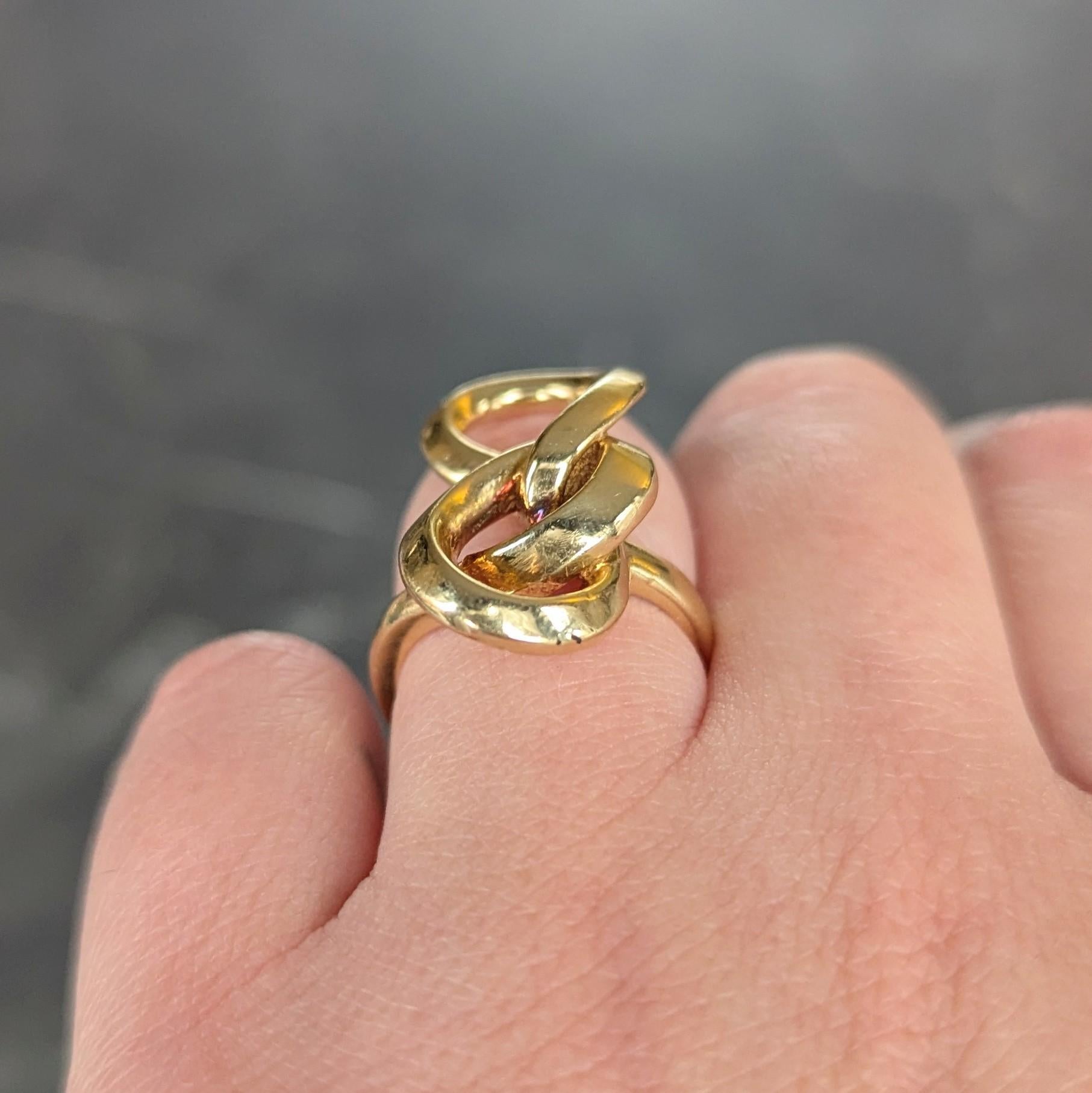 Van Cleef & Arpels 1969 Modernist French 18 Karat Yellow Gold Vintage Knot Ring