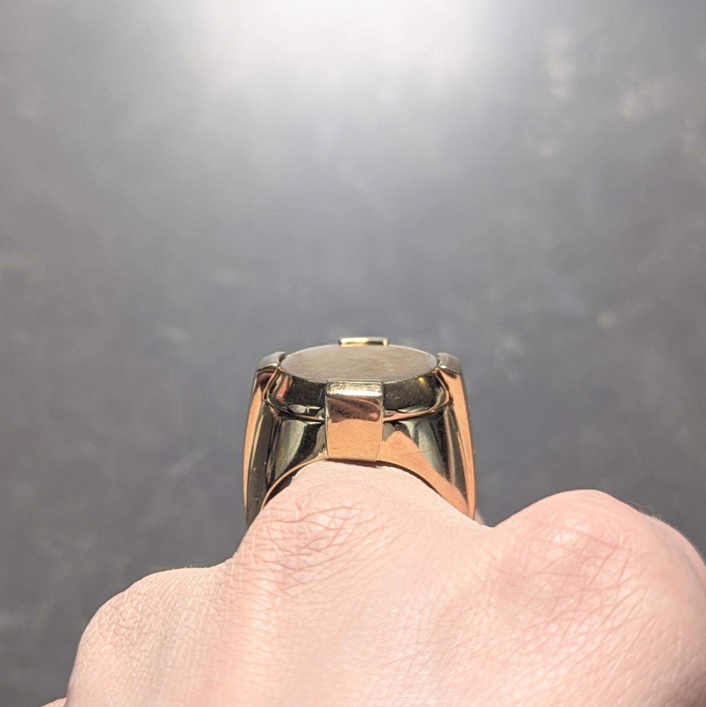 Versace 2000's 18 Karat Yellow Gold Unisex Tablet Signet Ring