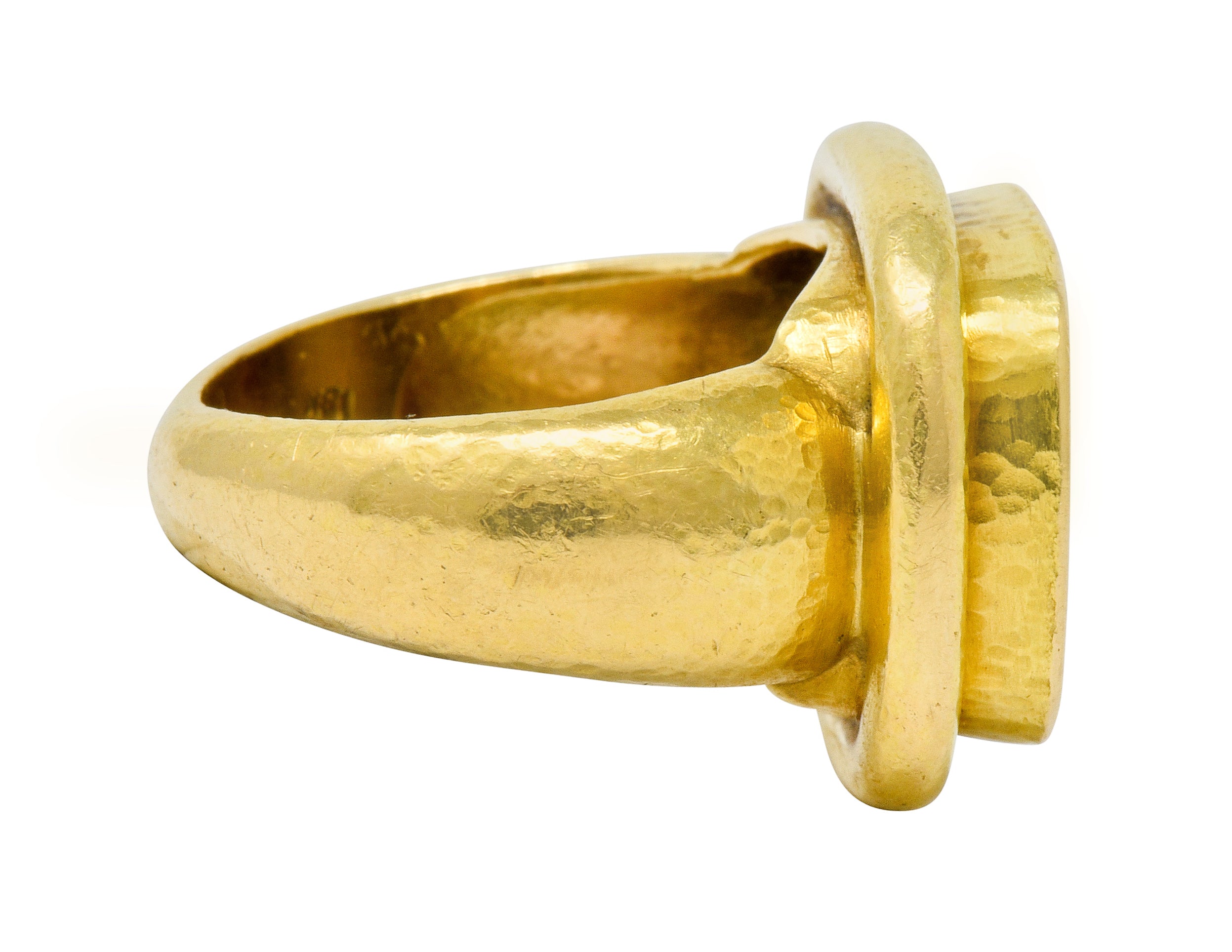 Elizabeth Locke Contemporary 18 Karat Gold Foxhound Signet Ring - Wilson's Estate Jewelry