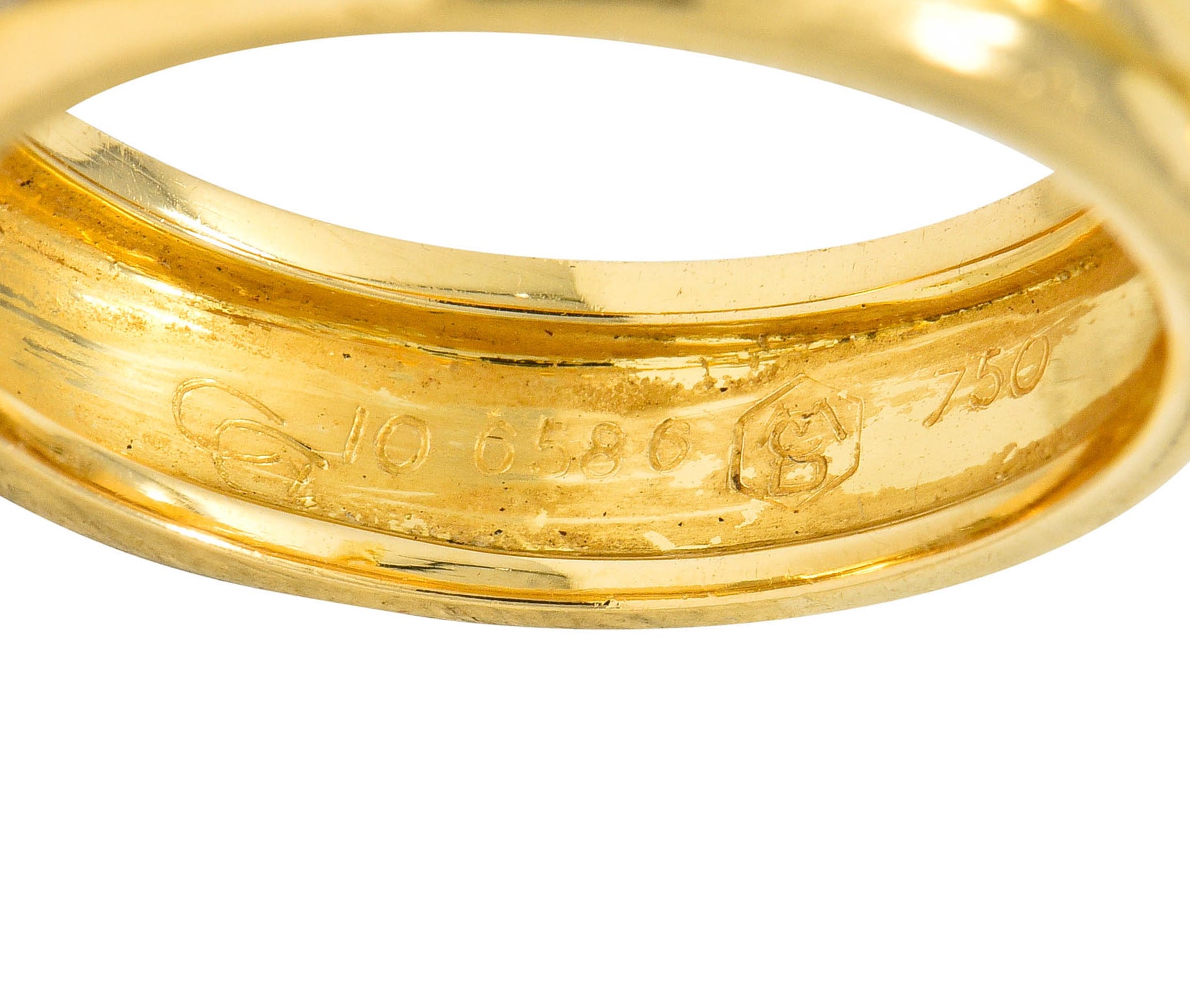 Carrera Y Carrera 18 Karat Gold 6.5 MM Promesa Unisex Band Ring Circa 2014 - Wilson's Estate Jewelry