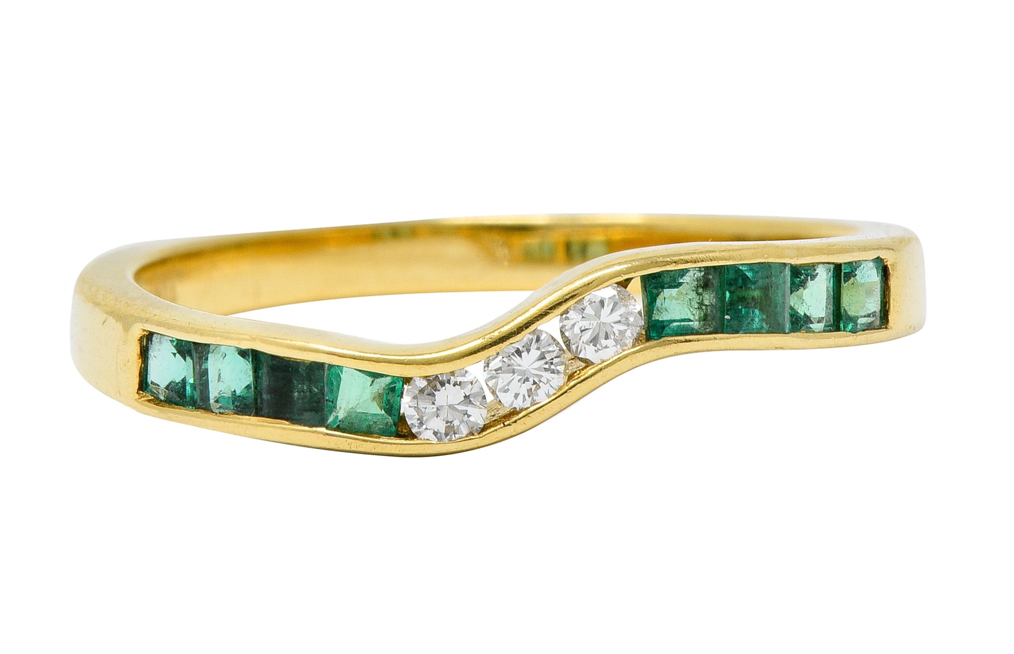 Contemporary 0.35 CTW Emerald Diamond 18 Karat Gold Chevron Band RingRing - Wilson's Estate Jewelry