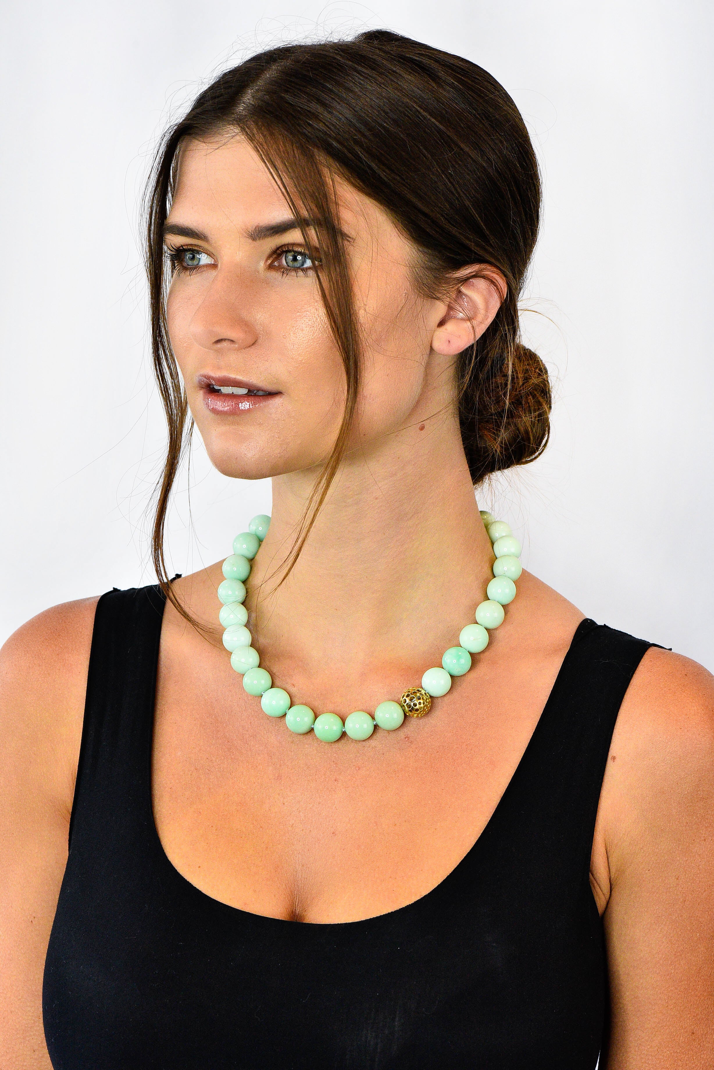 Angela Cummings Chrysoprase 18 Karat Gold Bead Station Necklace - Wilson's Estate Jewelry