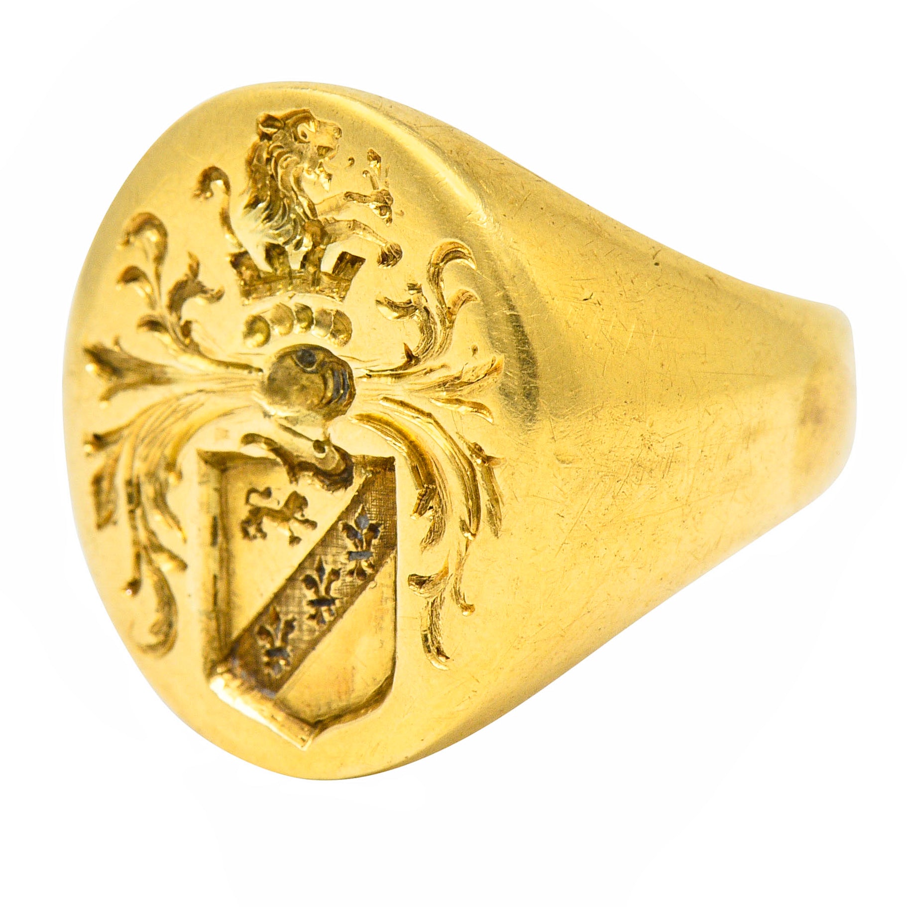 1940's Retro 14 Karat Yellow Gold Unisex Lion Shield Signet Heraldry Ringring - Wilson's Estate Jewelry