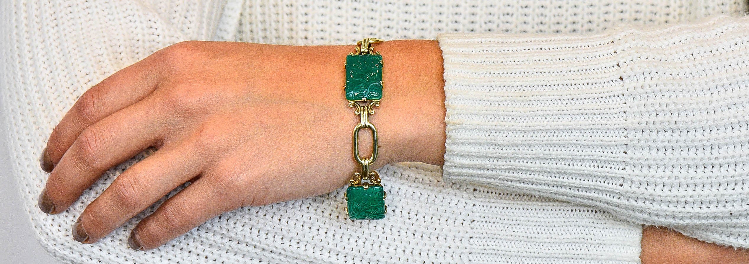 Art Deco Carved Chrysoprase 14 Karat Gold Link Bracelet Circa 1930bracelet - Wilson's Estate Jewelry