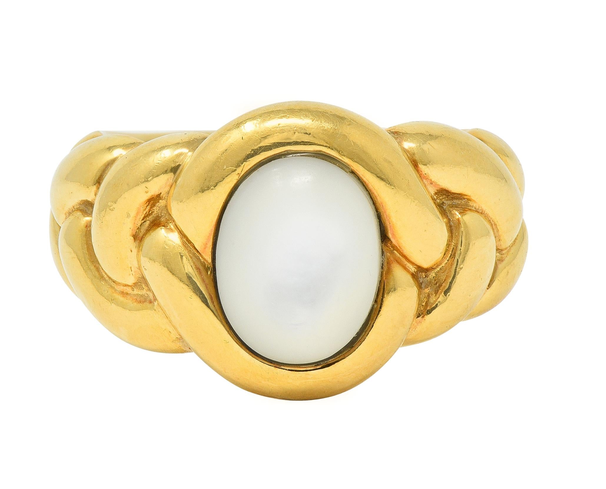 Van Cleef & Arpels 1980s Moonstone 18 Karat Yellow Gold Braided Vintage Ring