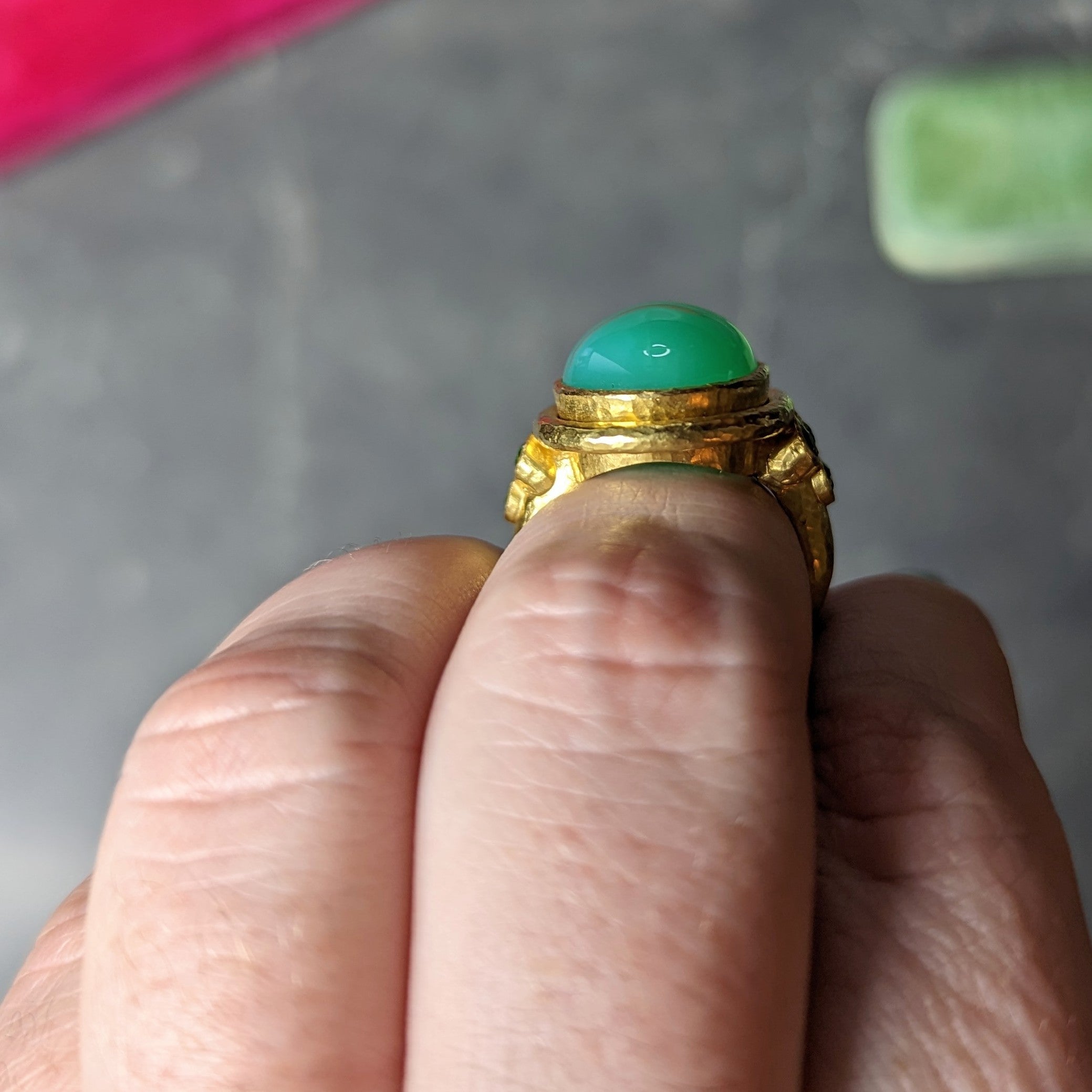 Elizabeth Locke Contemporary Chrysoprase Tsavorite Garnet 19 Karat Yellow Gold Statement Ring Wilson's Estate Jewelry