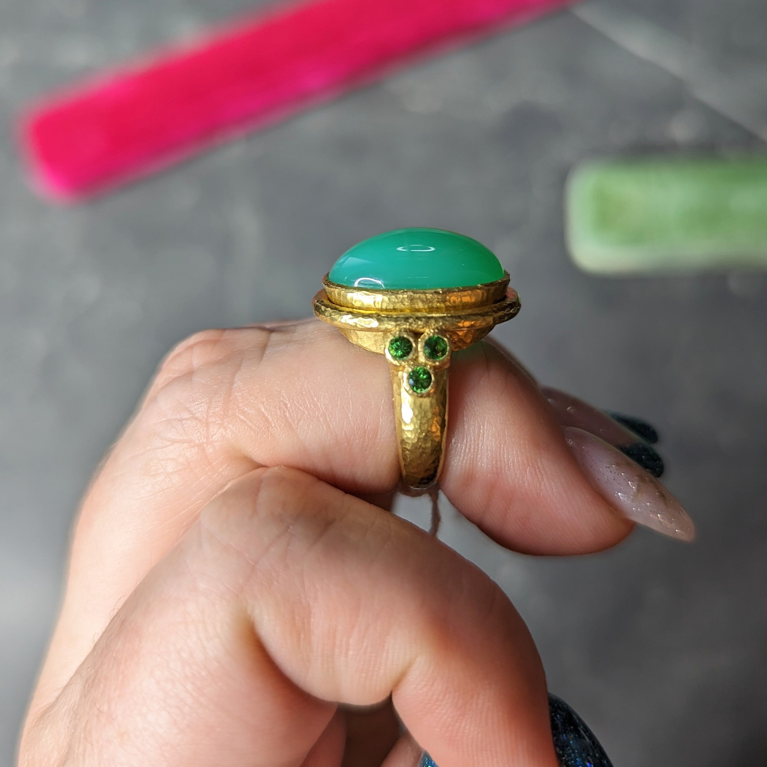 Elizabeth Locke Contemporary Chrysoprase Tsavorite Garnet 19 Karat Yellow Gold Statement Ring Wilson's Estate Jewelry