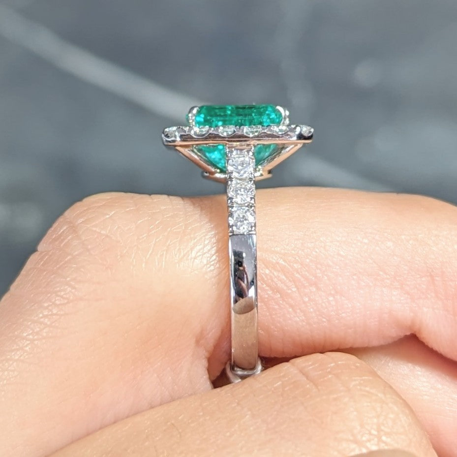 Contemporary 3.50 CTW Colombian Emerald Diamond Platinum Halo Ring GIA Wilson's Estate Jewelry