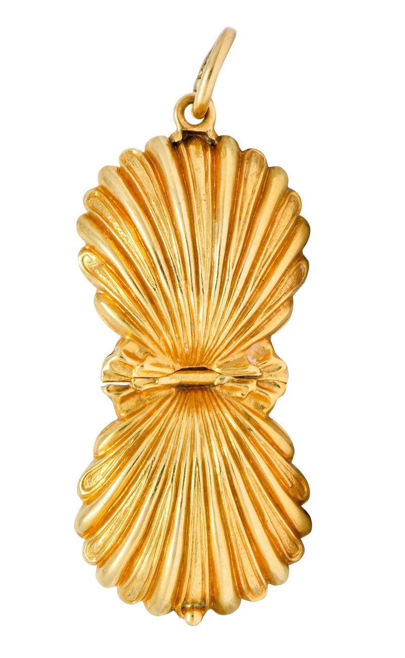 Art Nouveau Natural Freshwater Pearl 14 Karat Gold Clam Shell