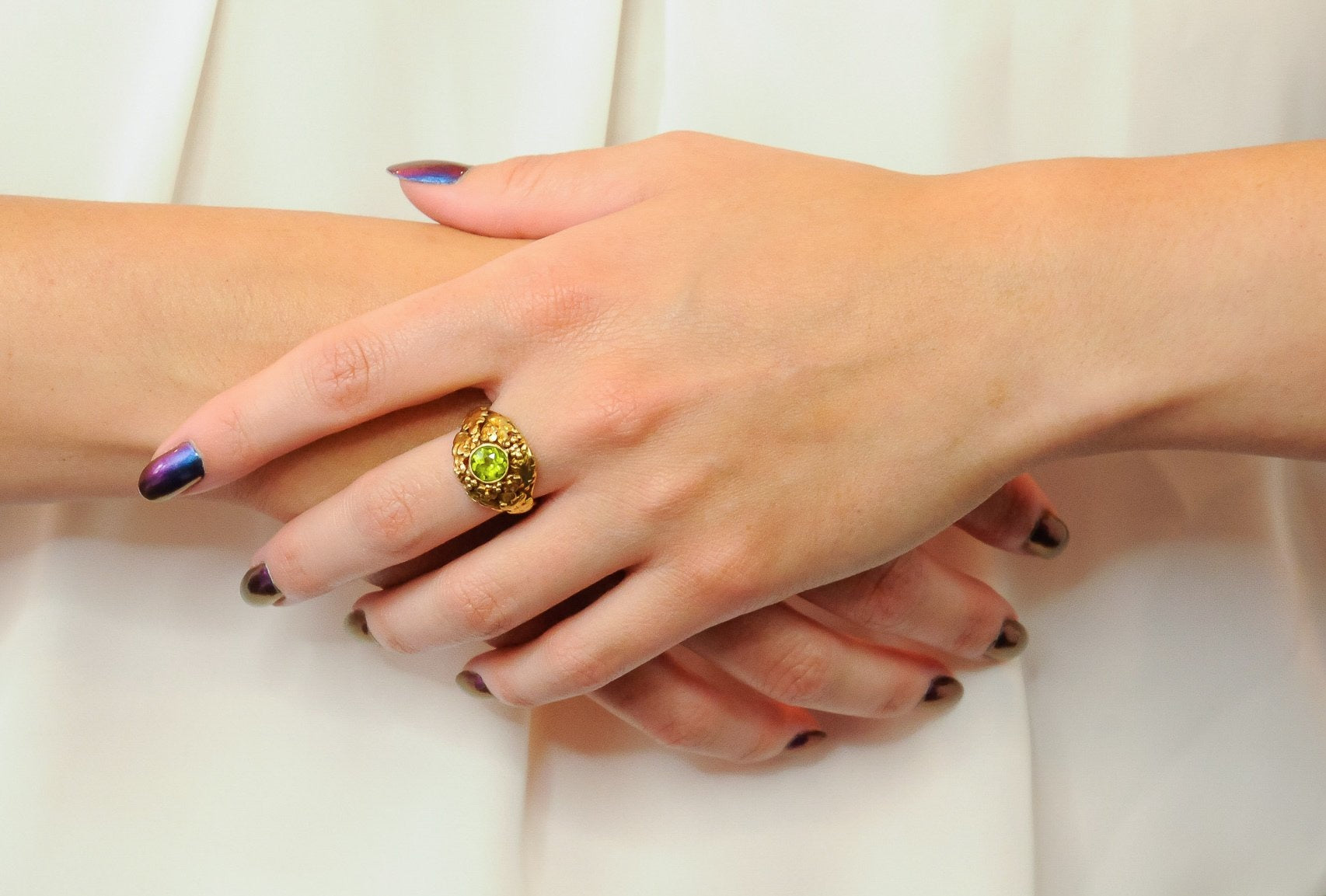 Arts & Crafts Peridot 18 Karat Gold Floral Foliate Ring - Wilson's Estate Jewelry