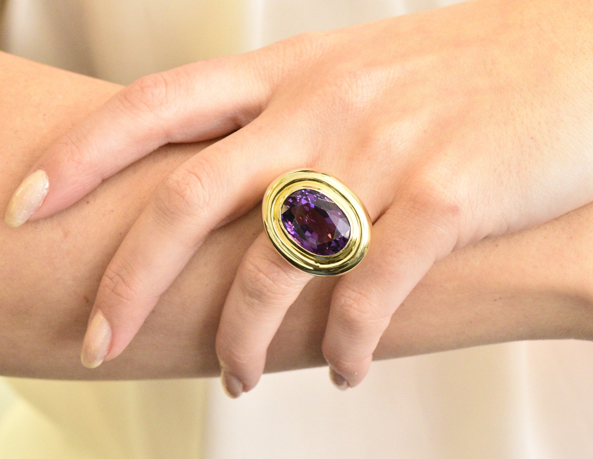 Contemporary 20.00 CTW Amethyst 18 Karat Gold Cocktail Ring Wilson's Estate Jewelry