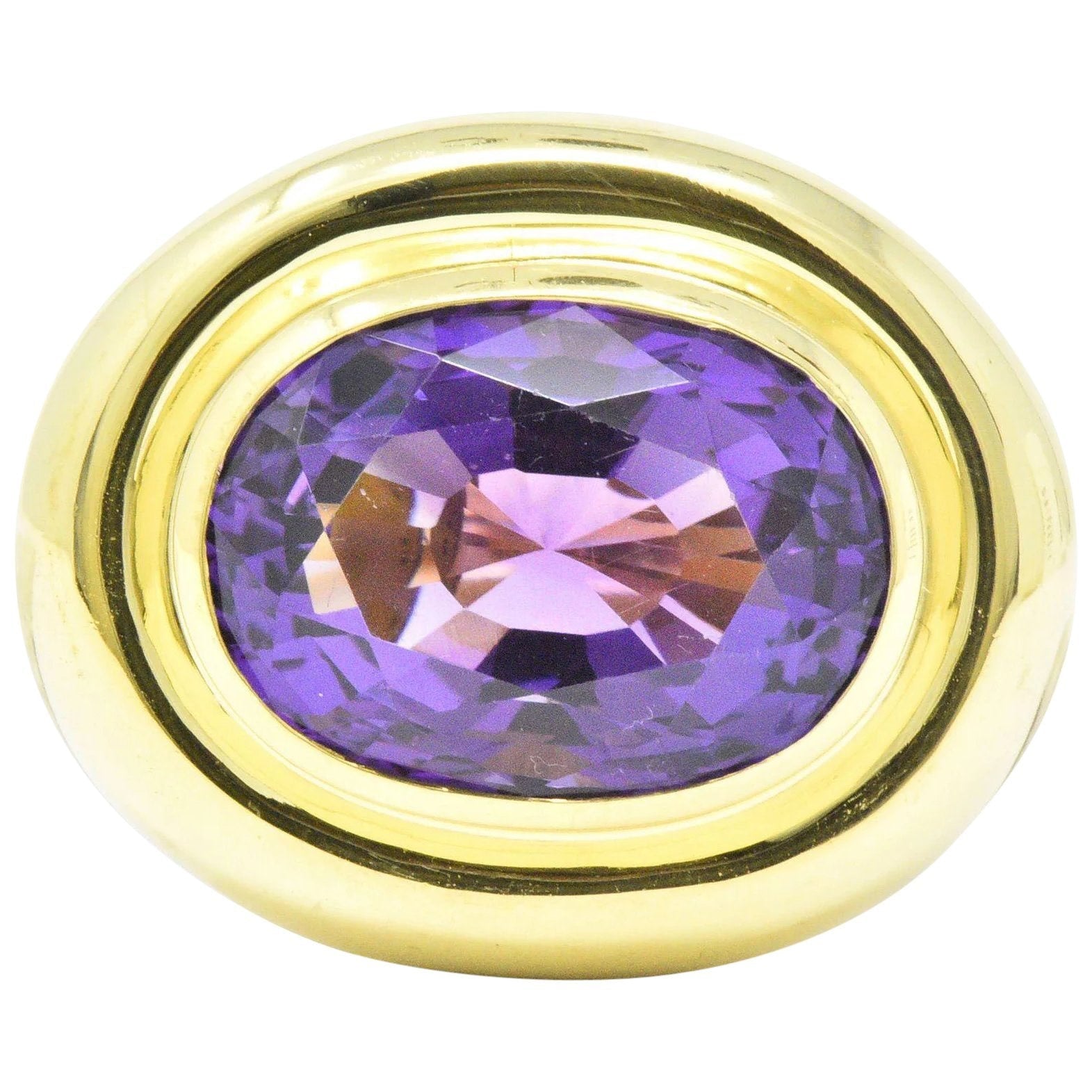 Contemporary 20.00 CTW Amethyst 18 Karat Gold Cocktail Ring Wilson's Estate Jewelry