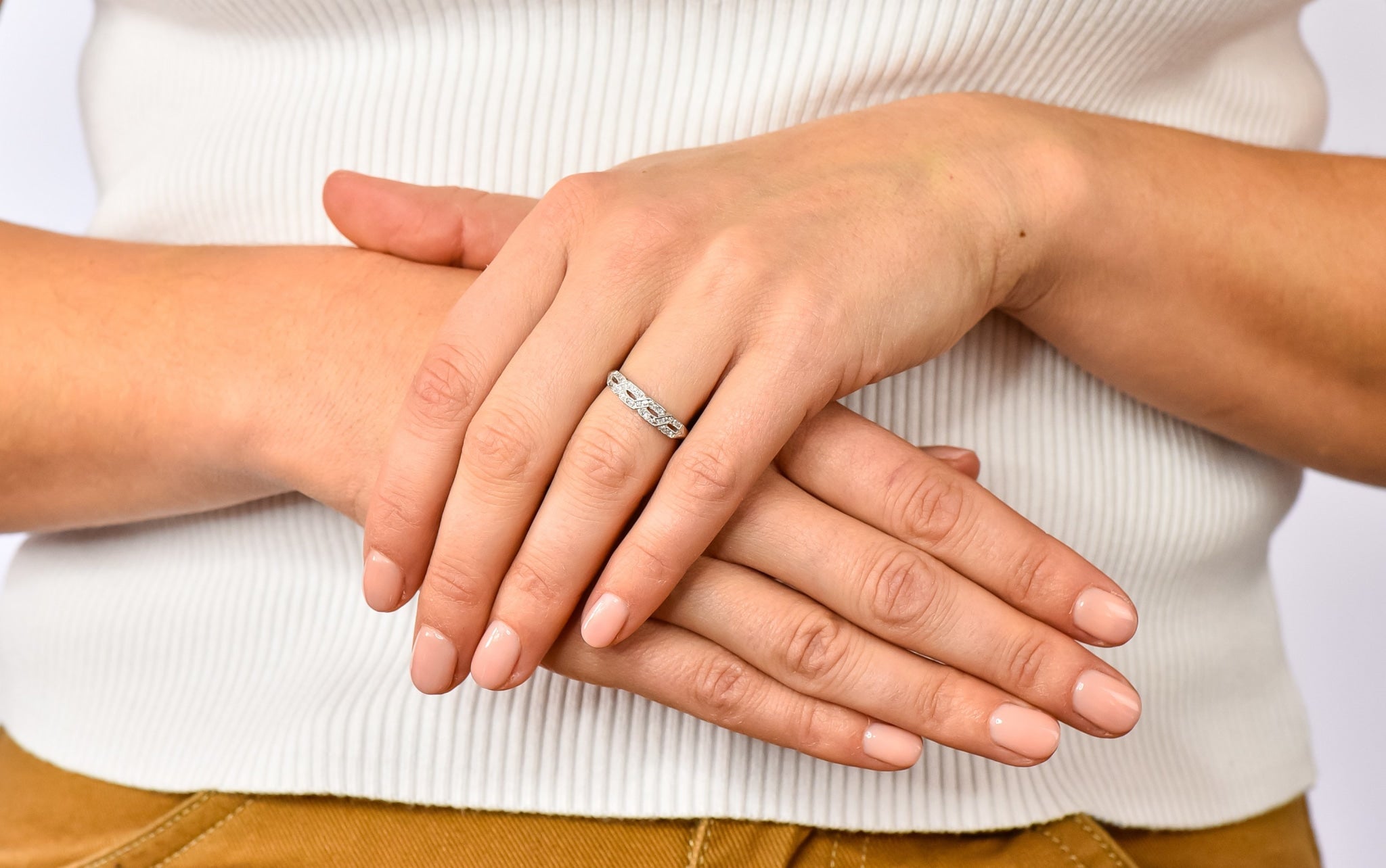 Enchanting Edwardian Diamond Platinum Trellis Band Ring - Wilson's Estate Jewelry