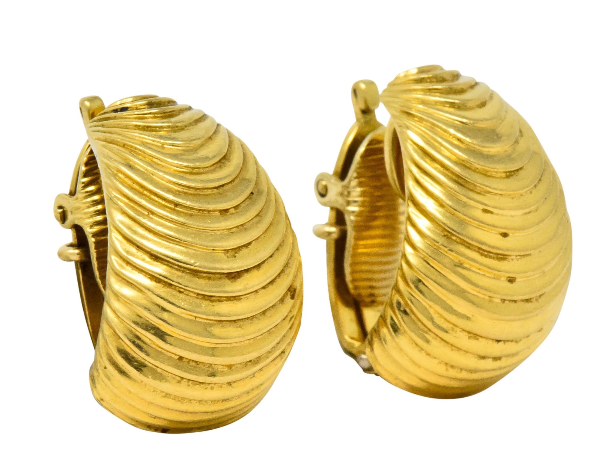 McTiegue Retro 1960's 18 Karat Gold Ribbed Ear-Clip Earrings - Wilson's Estate Jewelry