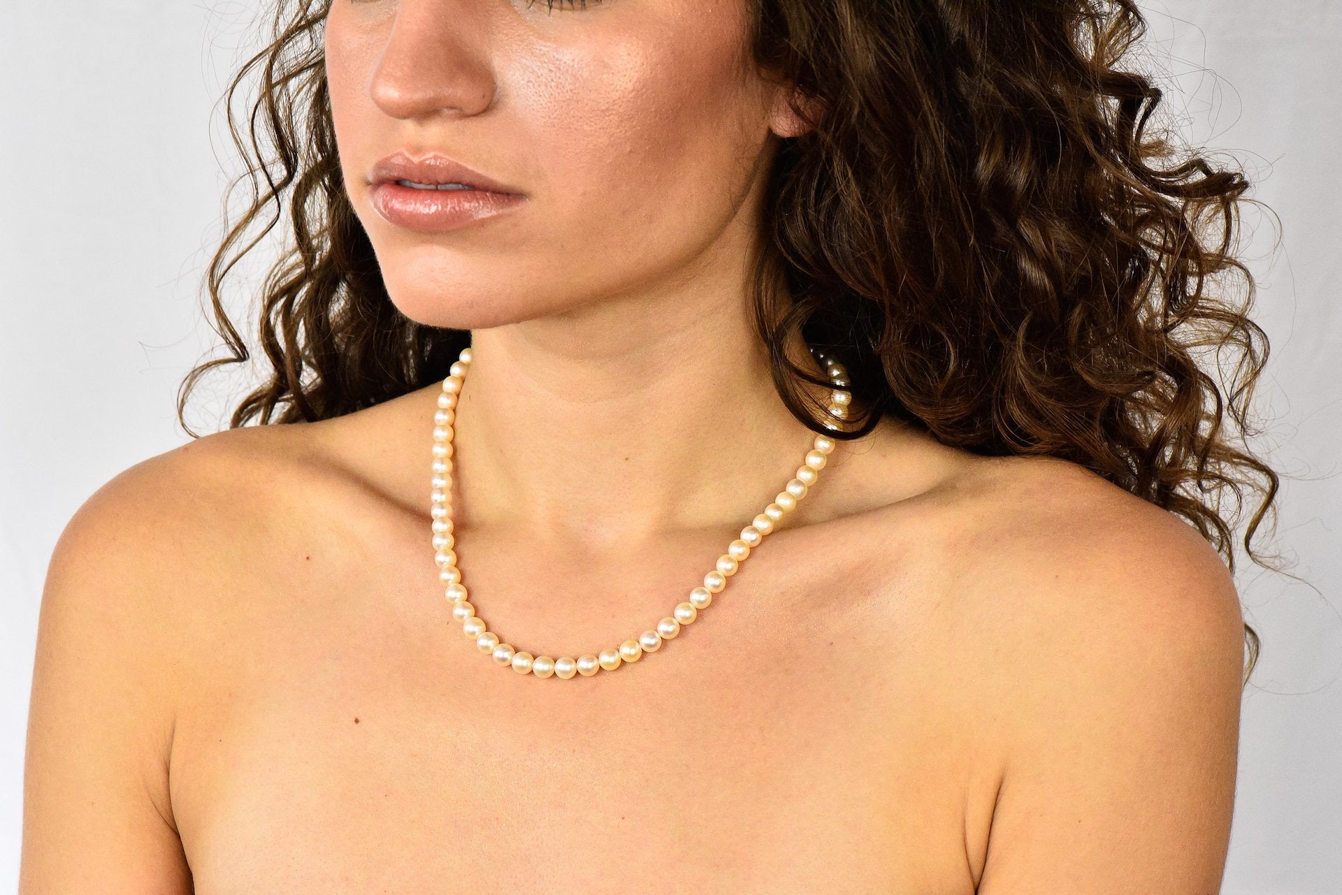 Mikimoto Contemporary Cultured Pearl 14 Karat Gold Necklace - Wilson's Estate Jewelry